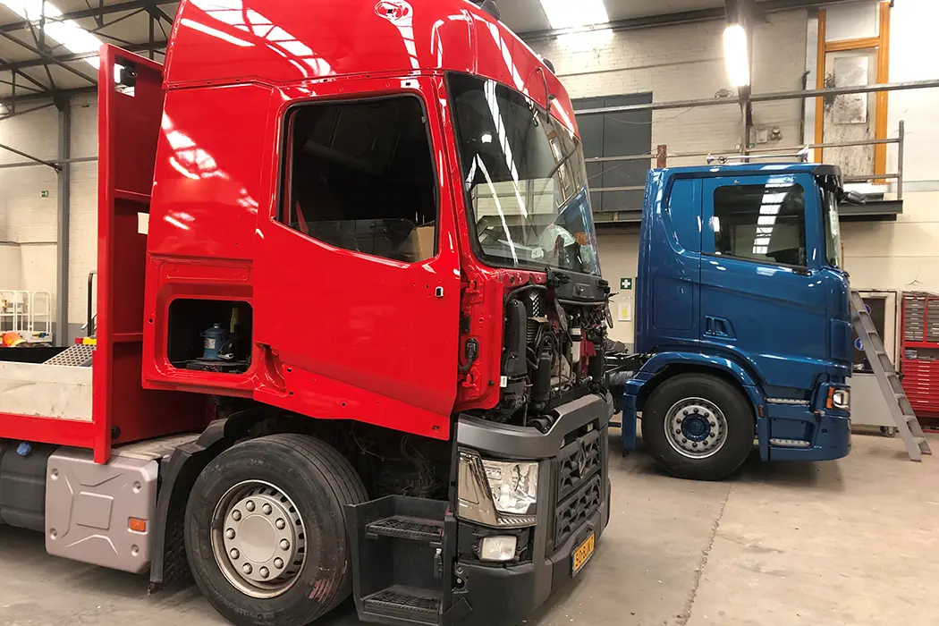 Scania dagcabine met Renault truck Van Etten